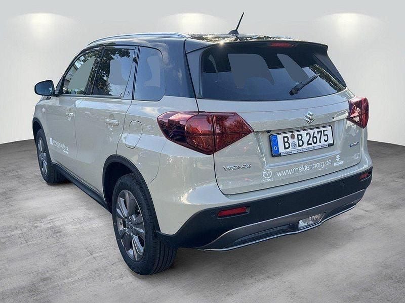 Gebraucht Suzuki Vitara 110 PS (80 kW) 2025 Savannah/ cosmic black pearl met SUV