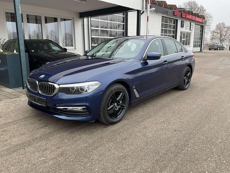 Gebraucht BMW 530e Performance 252 PS (185 kW) 2018 Mediterranblau metallic Limousine