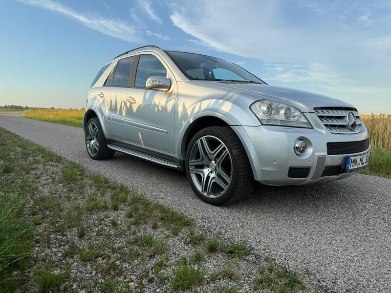 Silber Gebraucht 2009 Mercedes ML420 SUV | 13.250 € (Teuer) - Bild 1/4