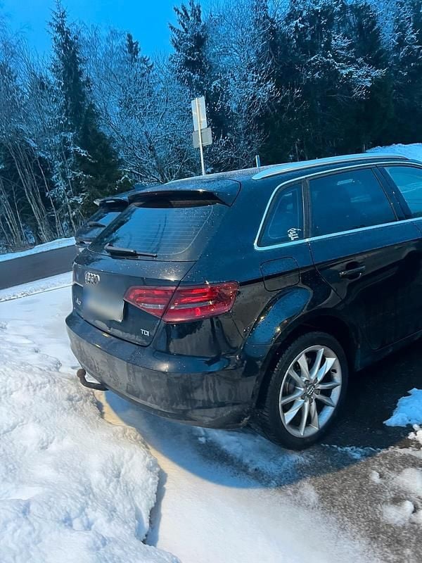 Gebraucht Audi A3 110 PS (80 kW) 2013 Schwarz Limousine