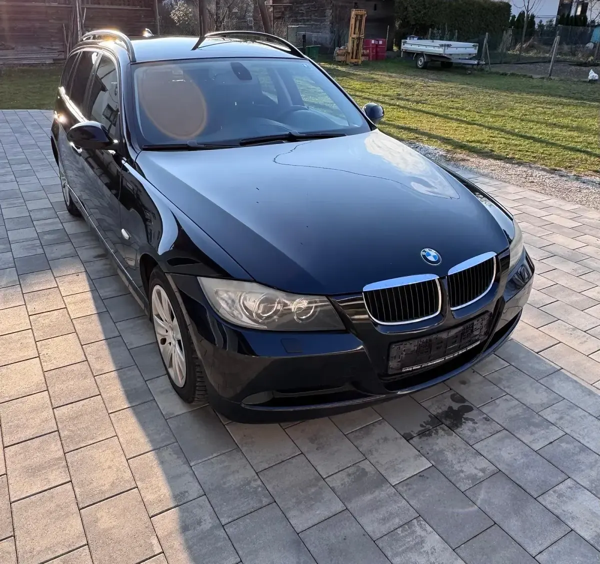 Gebraucht BMW 320 177 PS (130 kW) 2008 Schwarz Kombi
