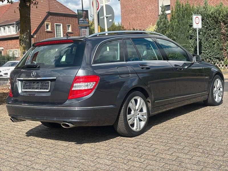 Gebraucht Mercedes C300 Avantgarde 231 PS (169 kW) 2009 Grau Kombi