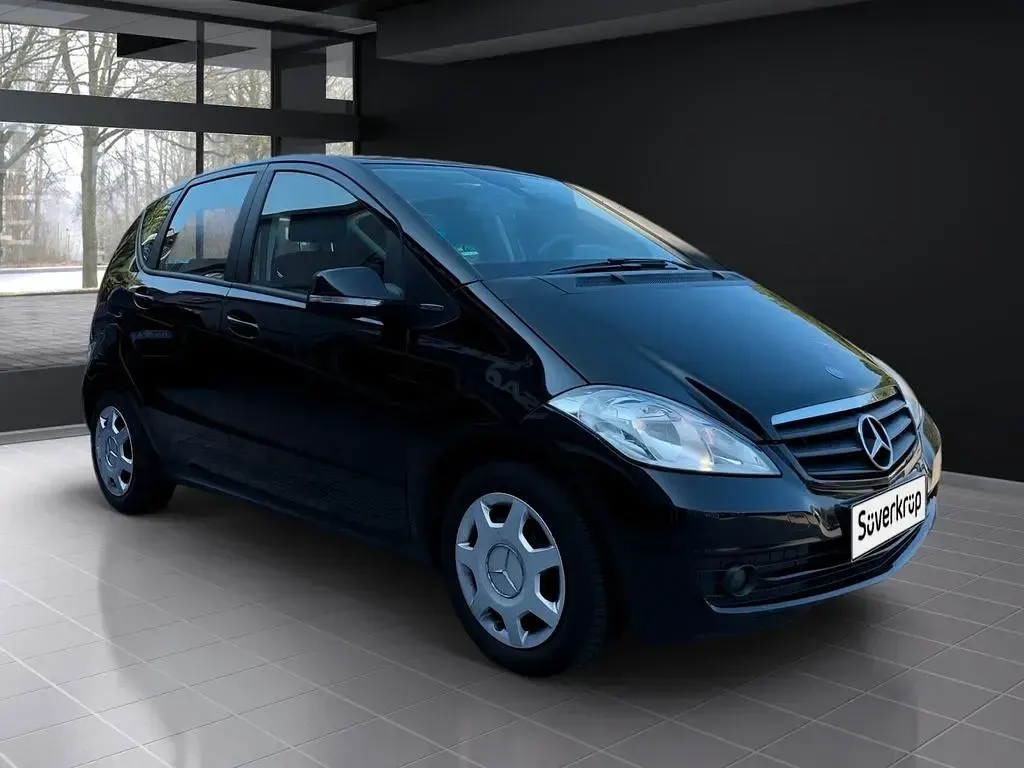 Gebraucht Mercedes A160 95 PS (69 kW) 2013 Schwarz Kleinwagen