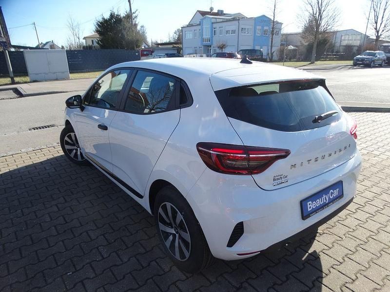 Neu Mitsubishi Colt Motion 67 PS (49 kW) 2025 Weiß Limousine