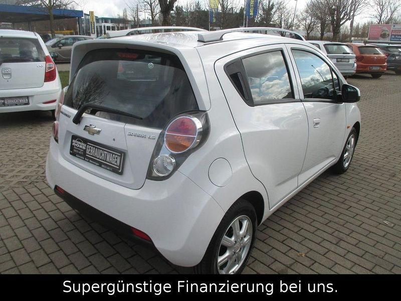 Gebraucht Chevrolet Spark LS 82 PS (60 kW) 2011 Weiß Kleinwagen
