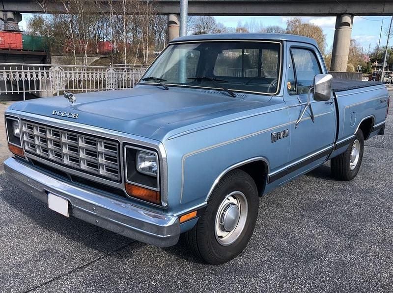 Second-hand Dodge D100 150 CP (110 kW) 1984 Albastru Pickup