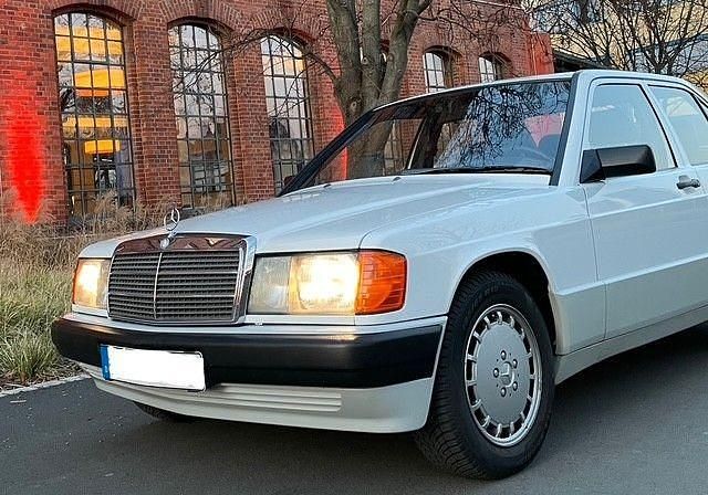 Weiß Gebraucht 1990 Mercedes 190 Limousine | 9.900 € - Bild 1/4