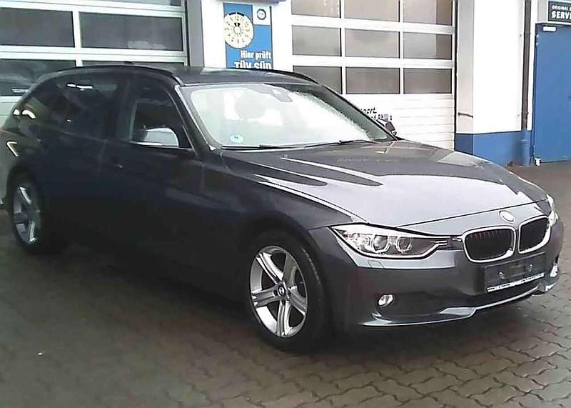 Gebraucht BMW 320 184 PS (135 kW) 2014 Mineralgraumetallic Kombi