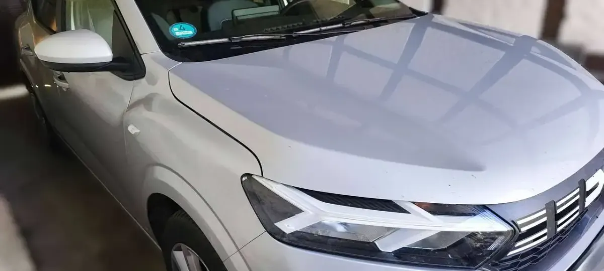 Używany Dacia Sandero 91 KM (66 kW) 2023 Szary Sedan/Limuzyna