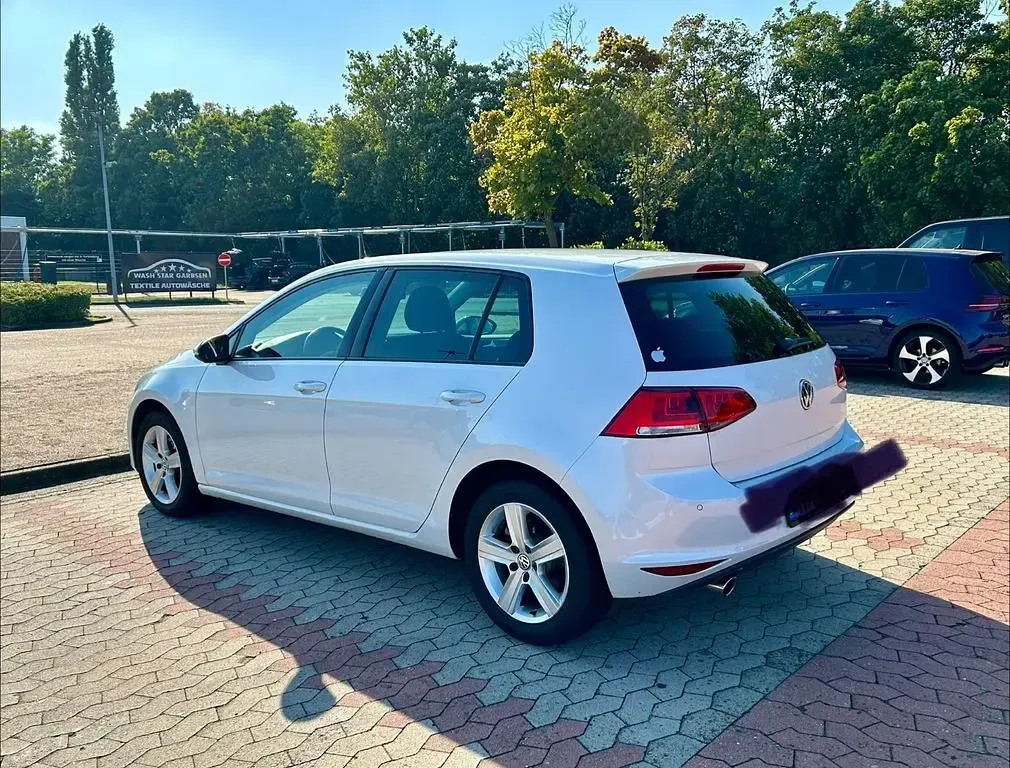 Gebraucht VW Golf VII Comfortline 105 PS (77 kW) 2013 Weiß Limousine