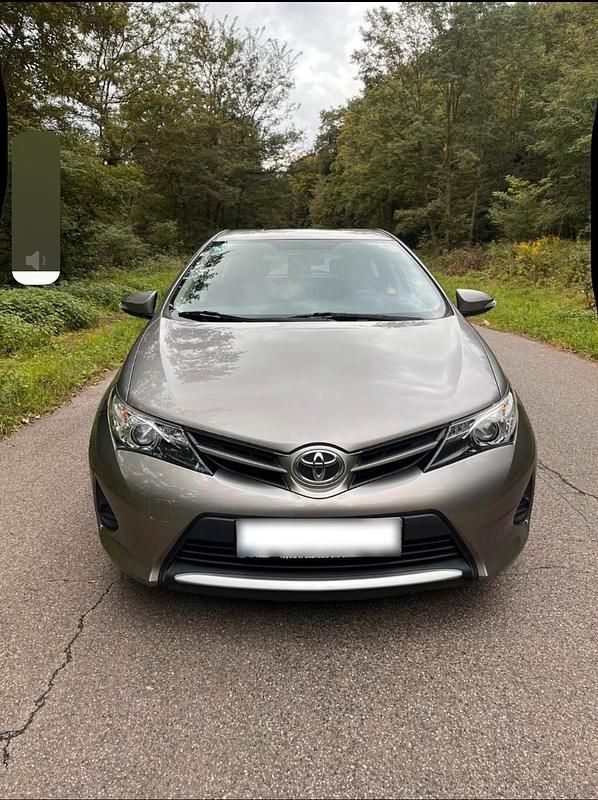 Gebraucht Toyota Auris 99 PS (72 kW) 2013 Grau Limousine