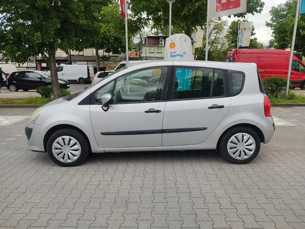 Gebraucht Renault Grand Modus 75 PS (55 kW) 2009 Silber Van / Kleinbus