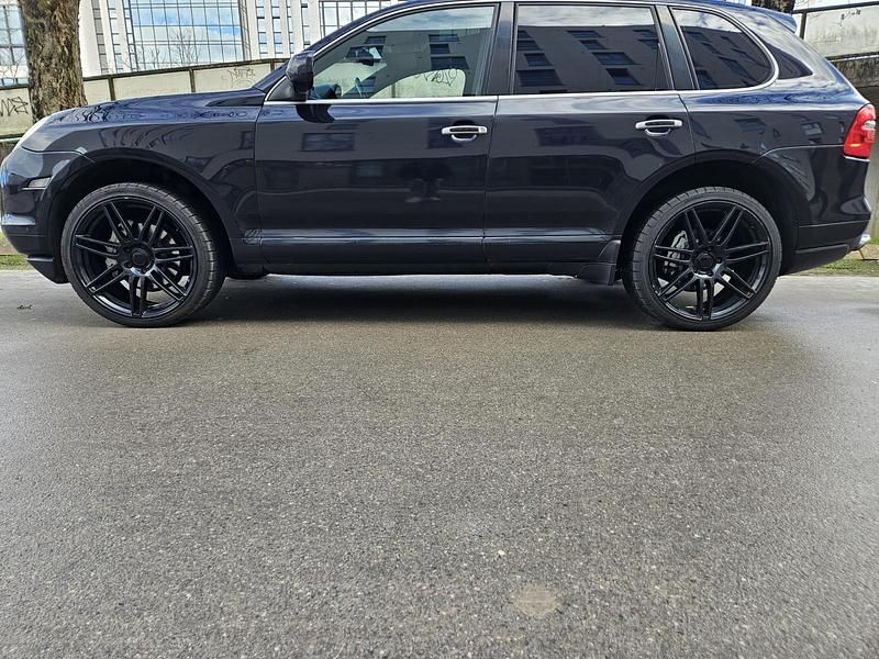 Second-hand Porsche Cayenne 385 CP (283 kW) 2007 Negru SUV