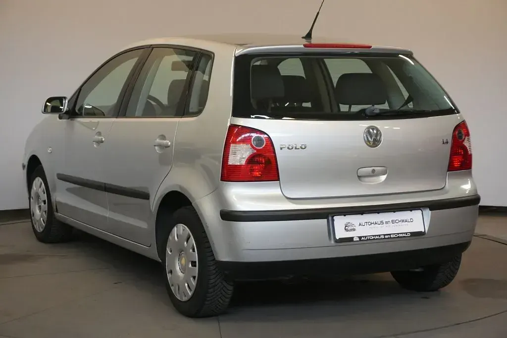 Gebraucht VW Polo Comfortline 75 PS (55 kW) 2002 Silber Limousine