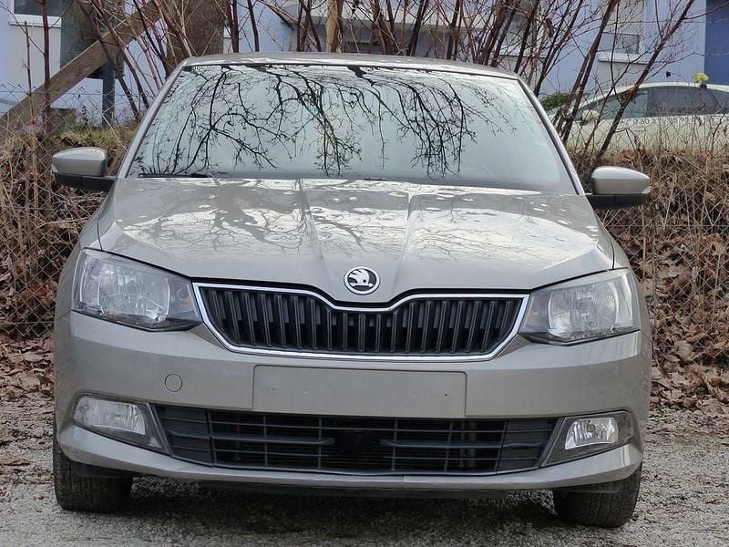 Gebraucht Skoda Fabia Ambition 60 PS (44 kW) 2015 Grau Limousine