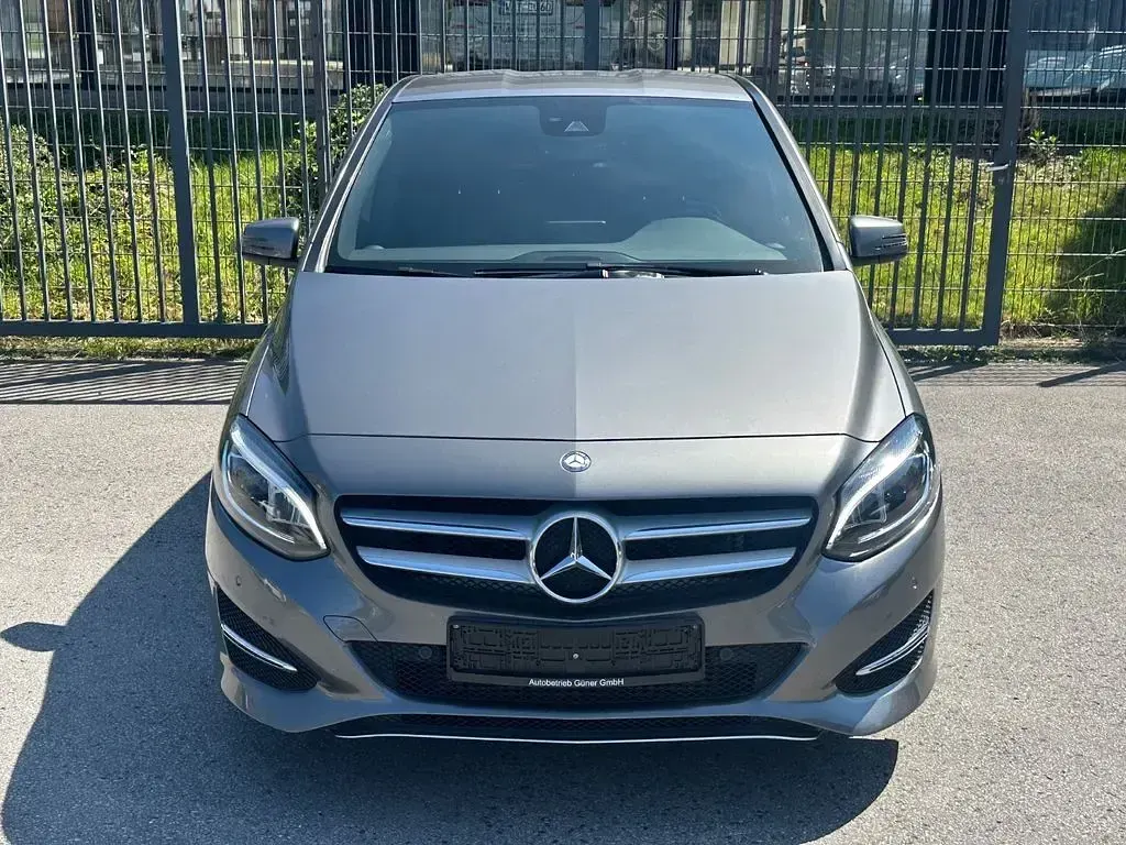 Gebraucht Mercedes B200 156 PS (114 kW) 2016 Grau Kleinwagen