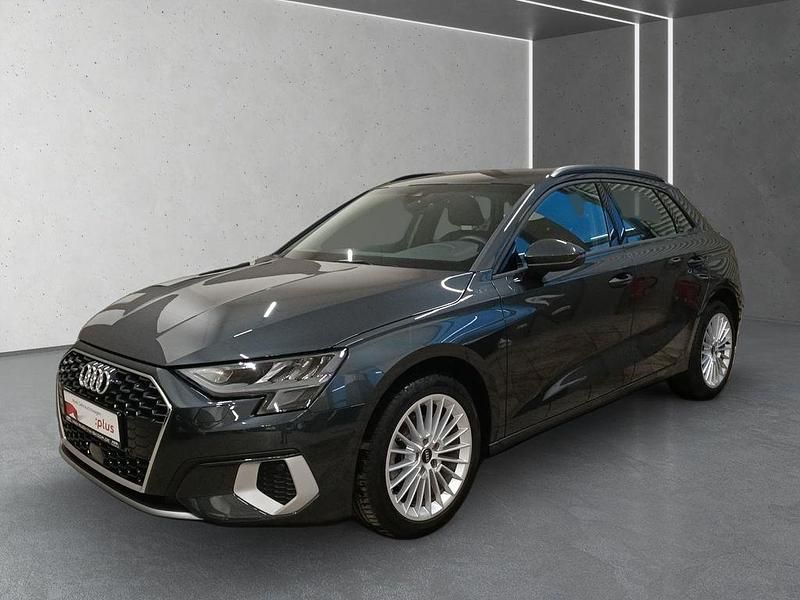 Gebraucht Audi A3 Advanced Plus 116 PS (85 kW) 2024 Grau Limousine