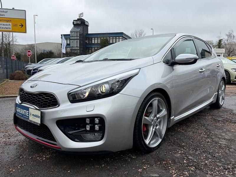 Gebraucht Kia Ceed GT-Challenge 204 PS (150 kW) 2015 Silber Kleinwagen