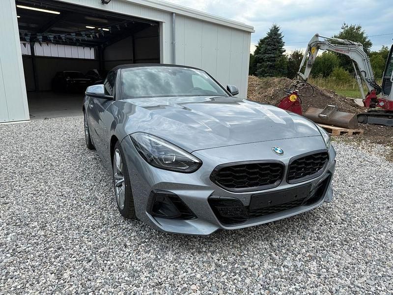 Grau Neu 2025 BMW Z4 Performance | 47.490 € - Bild 1/4