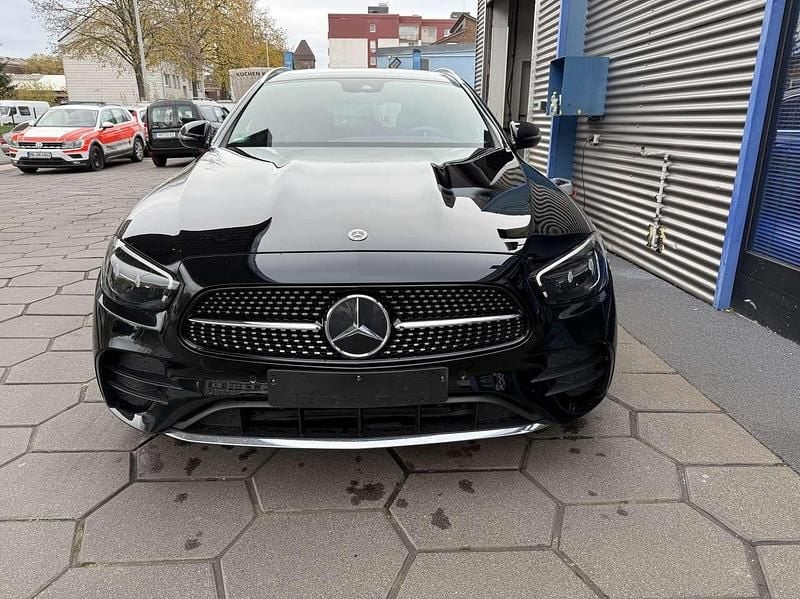 Schwarz/baltic black Gebraucht 2023 Mercedes E220 Kombi | 36.900 € (Guter Preis) - Bild 1/4