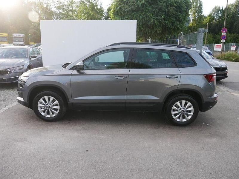 Neu Skoda Karoq Selection 150 PS (110 kW) 2025 Graphite grau metallic SUV