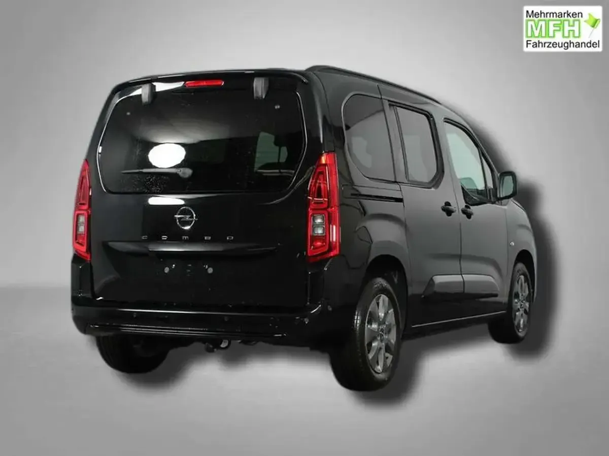 Neu Opel Combo Life 131 PS (96 kW) 2026 Karbon schwarz metallic Van / Kleinbus