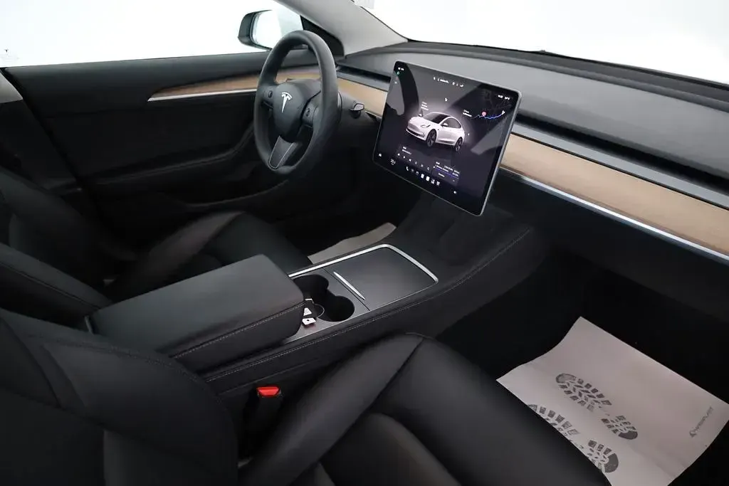 Gebraucht Tesla Model 3 350 kW (476 PS) 2023 Weiß metallic (metallic) Limousine