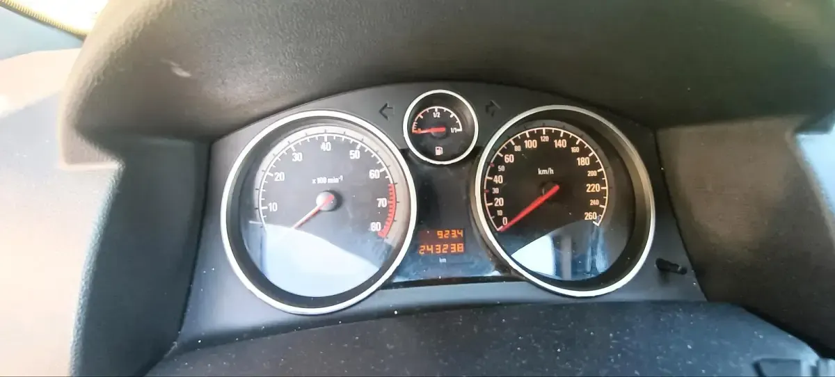 Gebraucht Opel Astra GTC 105 PS (77 kW) 2006 Grau Coupé