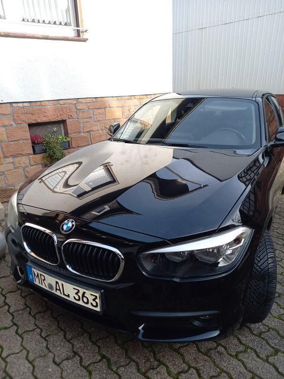 Schwarz Gebraucht 2018 BMW 118 Advantage Kleinwagen | 12.990 € (Fairer Preis) - Bild 1/4