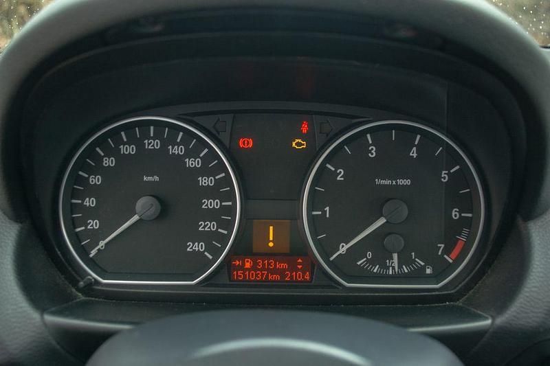 Gebraucht BMW 116 122 PS (89 kW) 2008 Schwarz Kleinwagen