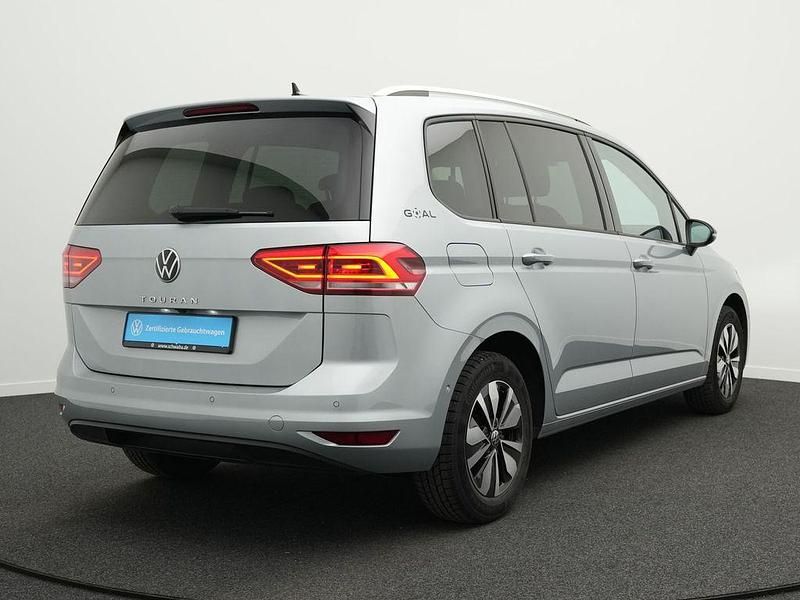 Gebraucht VW Touran Goal 150 PS (110 kW) 2025 Oyster silver metallic Van / Kleinbus