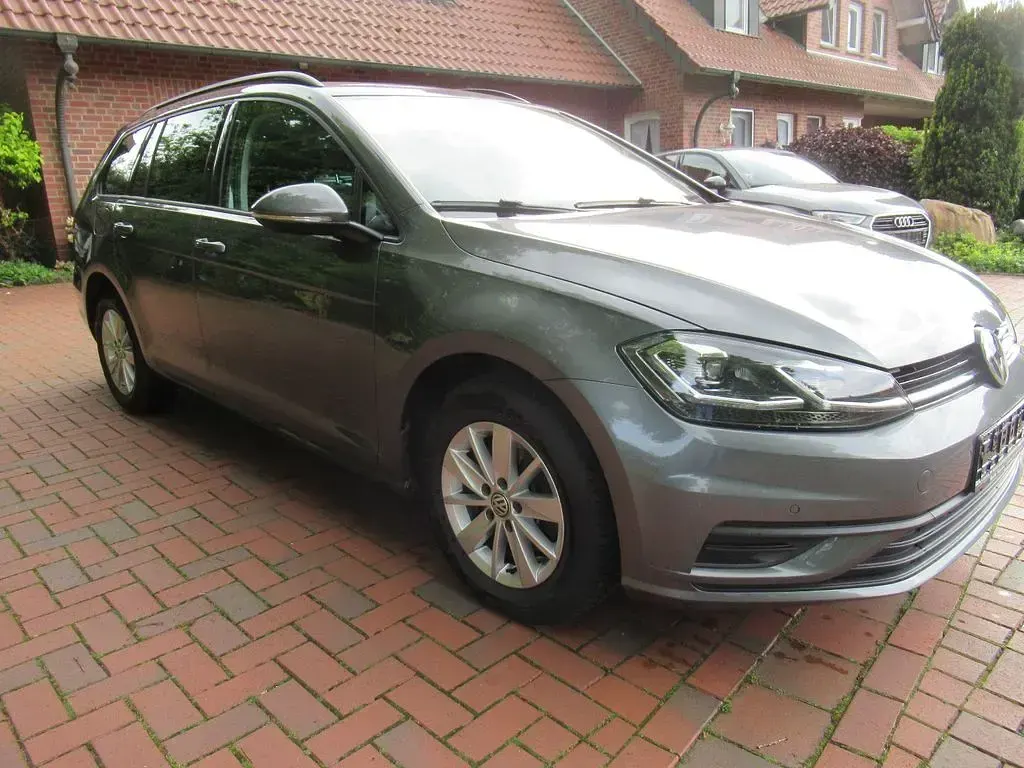 Second-hand VW Golf VII Trendline 116 CP (85 kW) 2019 Gri Break