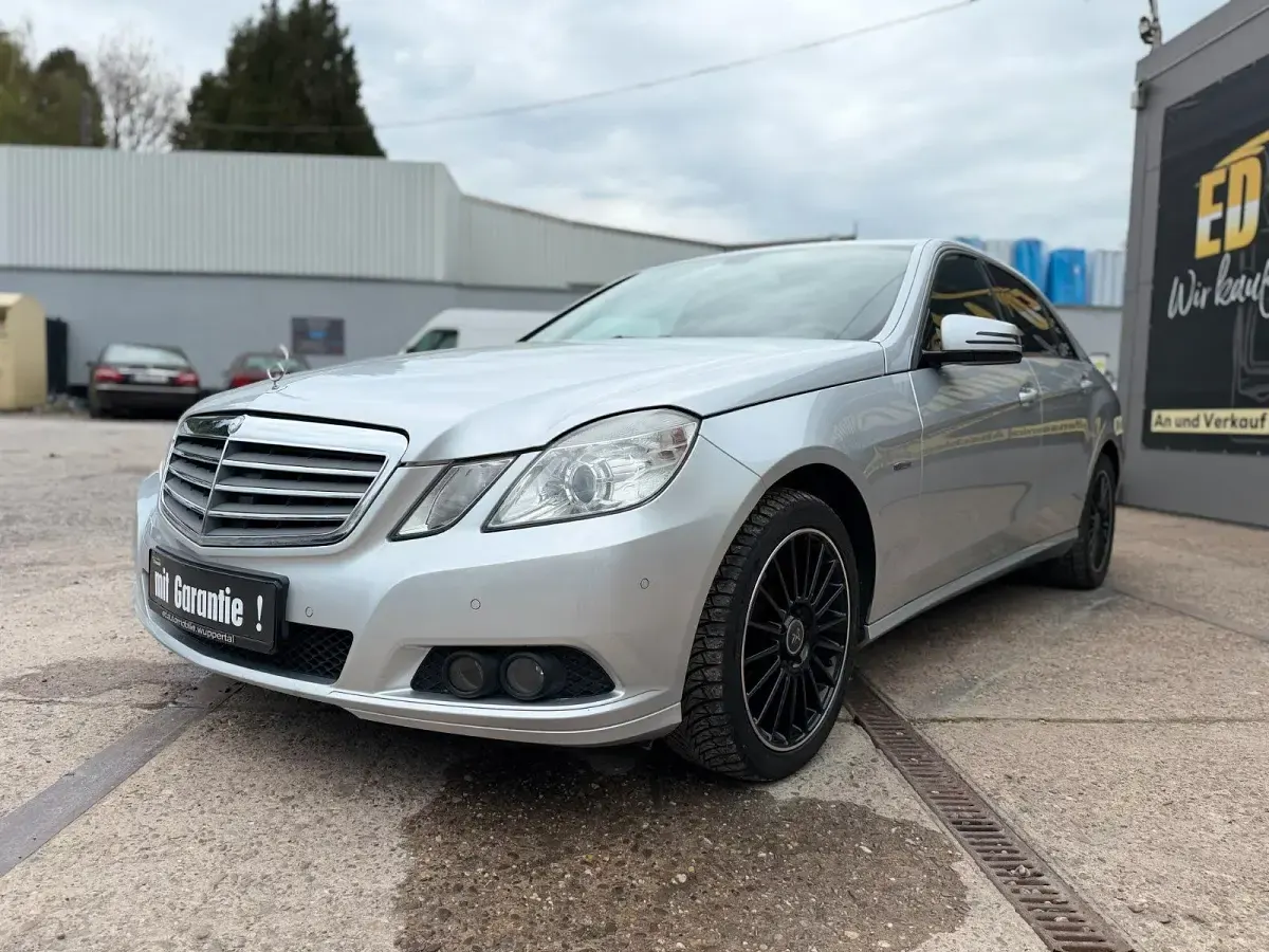 Gebraucht Mercedes E220 170 PS (125 kW) 2009 Silber Limousine