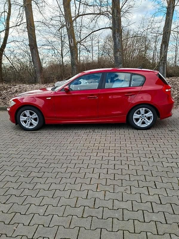 Gebraucht BMW 116 122 PS (89 kW) 2009 Rot Kleinwagen