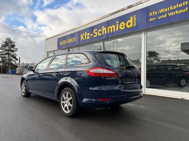 Gebraucht Ford Mondeo Ambiente 125 PS (91 kW) 2008 Blau Limousine