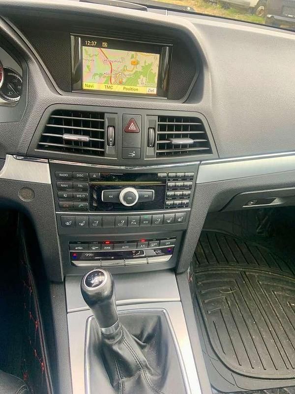 Gebraucht Mercedes E250 AMG 204 PS (150 kW) 2012 Weiß Cabrio