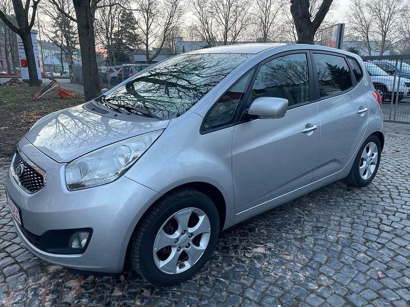 Gebraucht Kia Venga 125 PS (91 kW) 2014 Silber Kleinwagen