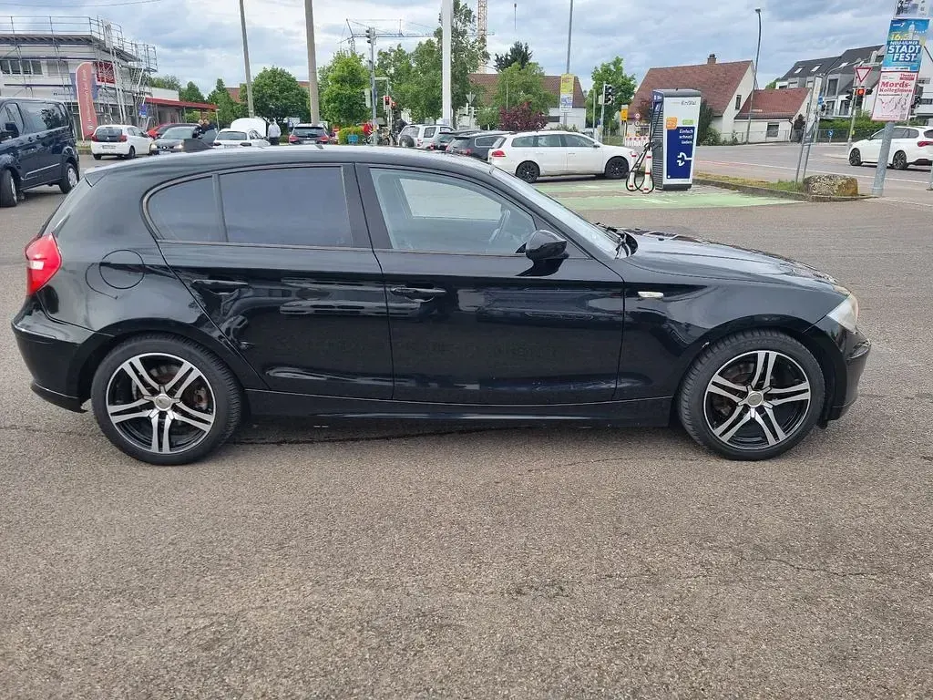 Gebraucht BMW 118 143 PS (105 kW) 2008 Schwarz Kleinwagen