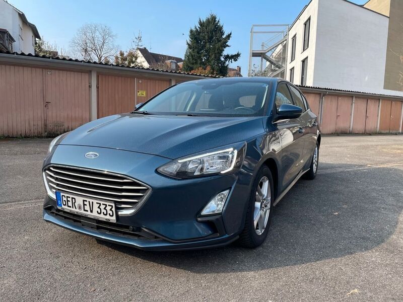 Blau Gebraucht 2020 Ford Focus Active Limousine | 14.950 € (Guter Preis) - Bild 1/4