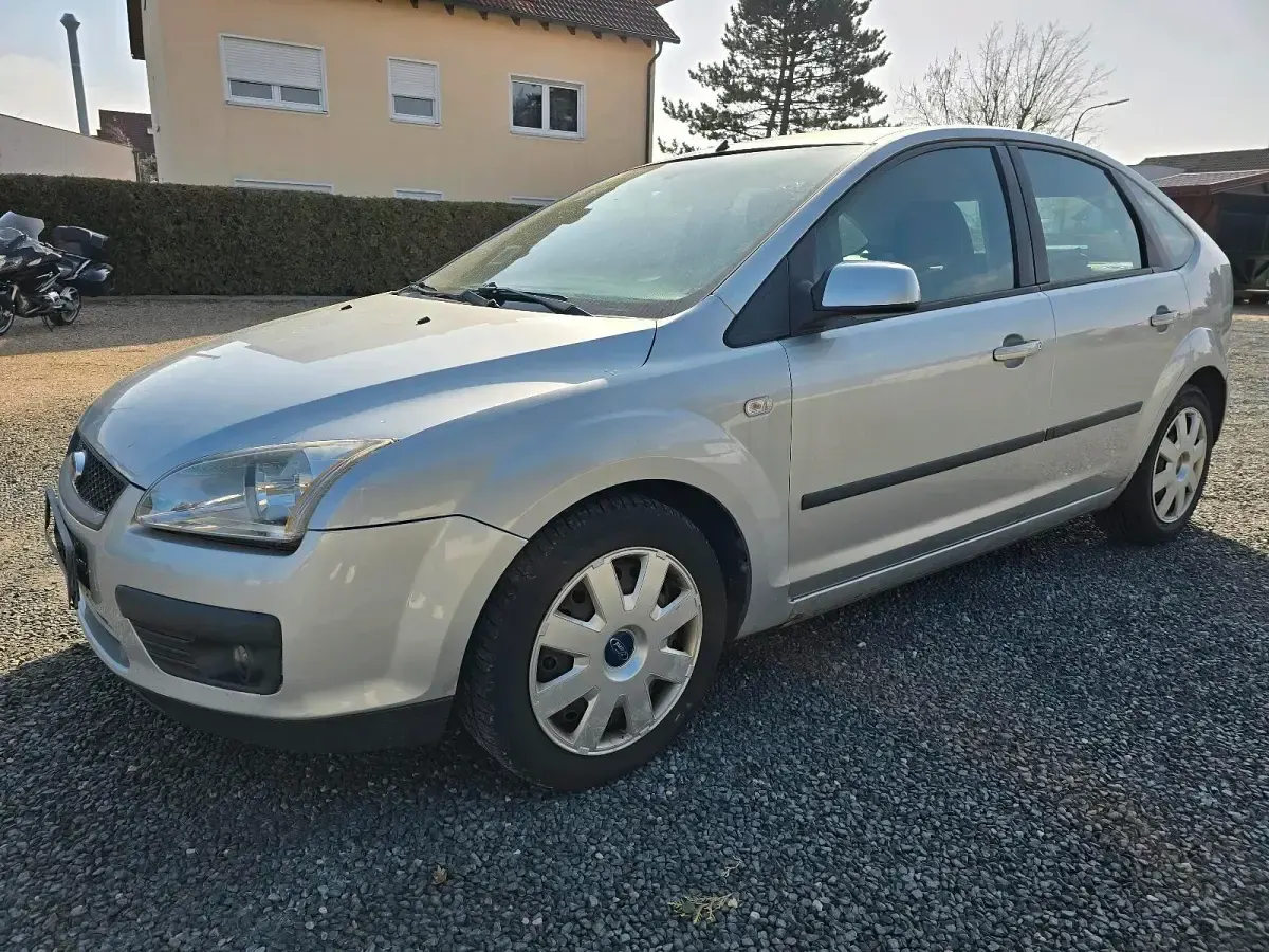 Usata Ford Focus 116 CV (85 kW) 2005 Argento Berlina