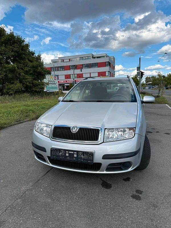 Silber Gebraucht 2007 Skoda Fabia Kombi | 2.700 € (Fairer Preis) - Bild 1/4