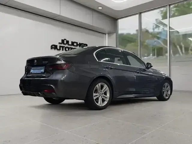 Gebraucht BMW 330 M Sport 353 PS (259 kW) 2018 Grau Limousine