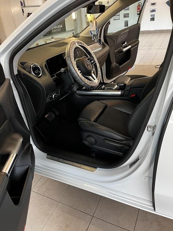 Usata Mercedes B220 190 CV (139 kW) 2020 Bianco Monovolume