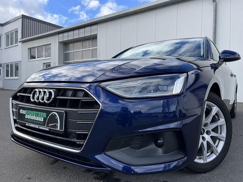 Gebraucht Audi A4 163 PS (119 kW) 2023 Navarrablau Kombi