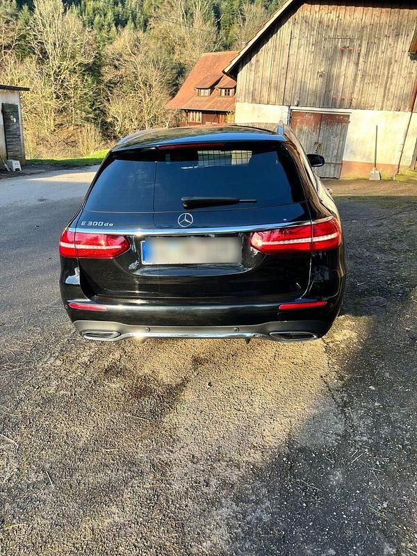 Gebraucht Mercedes E300 306 PS (225 kW) 2019 Schwarz Kombi