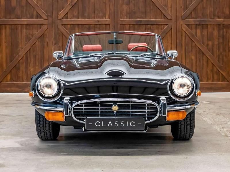 Gebraucht Jaguar E-Type 271 PS (199 kW) 1974 Black solid Cabrio