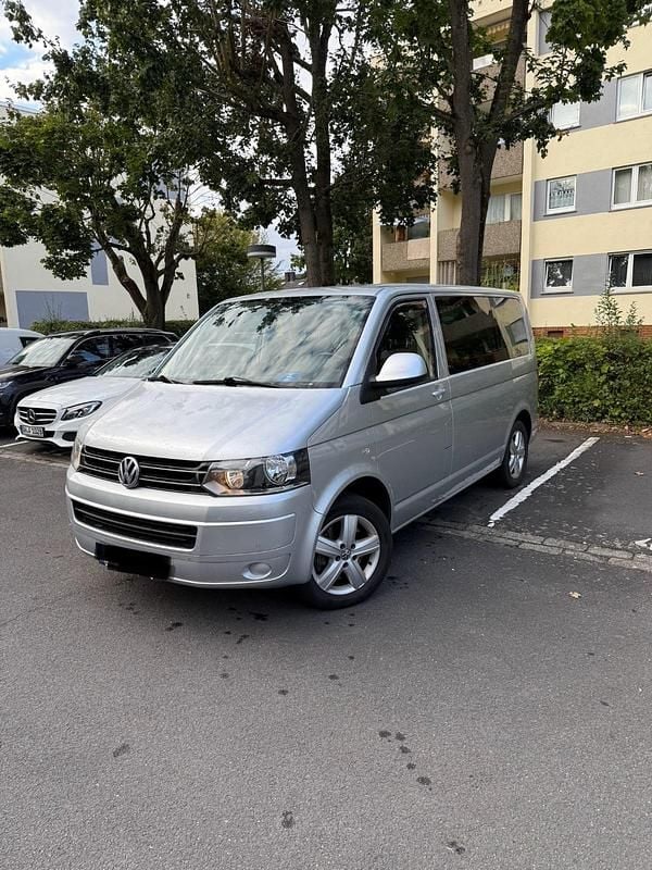 Silber Gebraucht 2010 VW Multivan Van / Kleinbus | 14.800 € (Superpreis) - Bild 1/4
