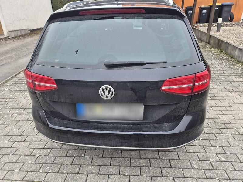 Używany VW Passat Highline 150 KM (110 kW) 2018 Czarny Kombi