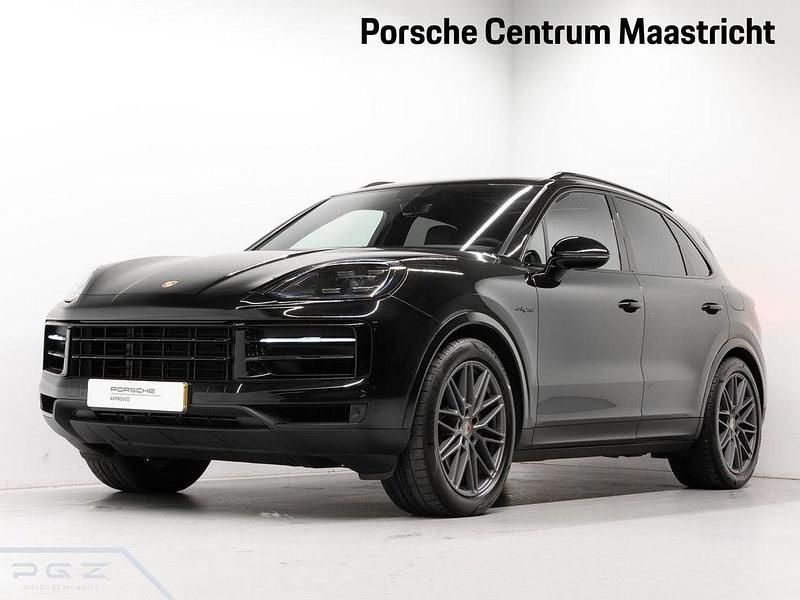 Second-hand Porsche Cayenne 470 CP (345 kW) 2023 Negru SUV