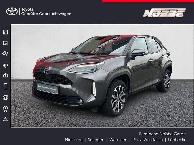 Marlingrau metallic Gebraucht 2023 Toyota Yaris Cross Team SUV | 21.690 € (Guter Preis) - Bild 1/4
